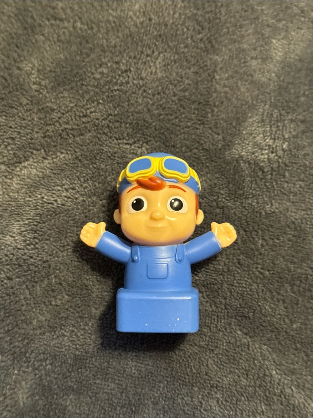 Cocomelon Sing and Dance Time School Bus Figure Tomtom Blue Square 2022